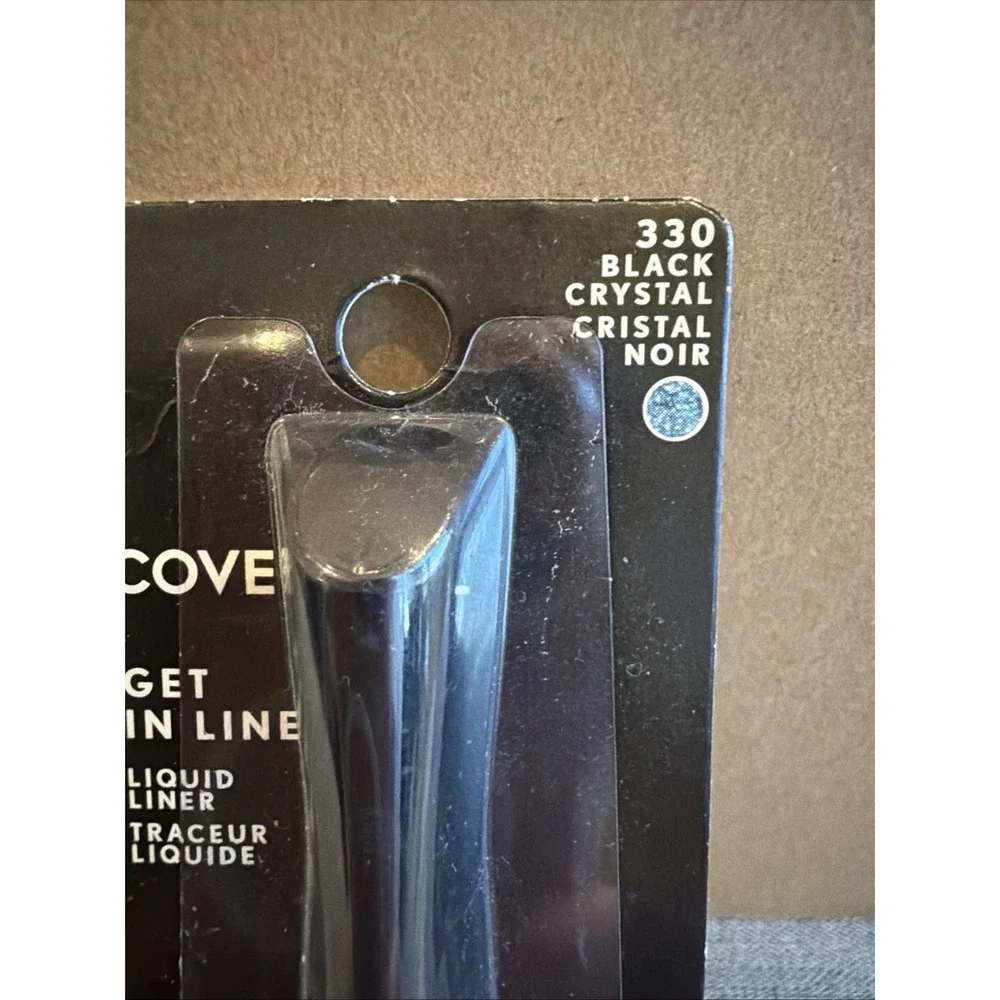 COVERGIRL Get In Line Liquid Eyeliner, 330 Black Crystal/NIB